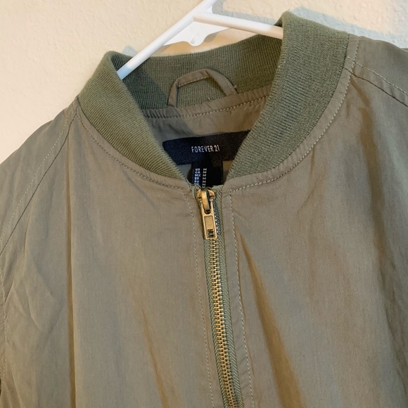 Forever 21 olive green zip-up jacket - Picture 4 of 4